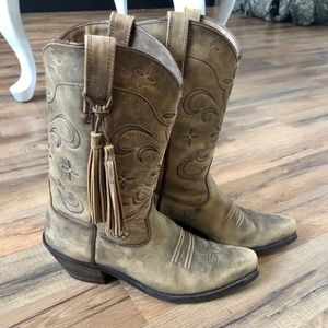 Ariat cowgirl boots